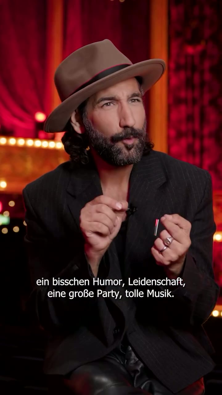 Darsteller im Interview aus einem Theater
